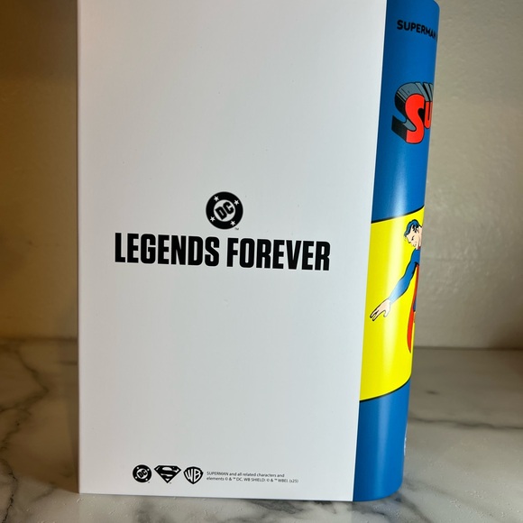 DC Comics 90th anniversary Superman Legends Forever Popcorn Bucket & Lanyard NEW - Picture 3 of 8